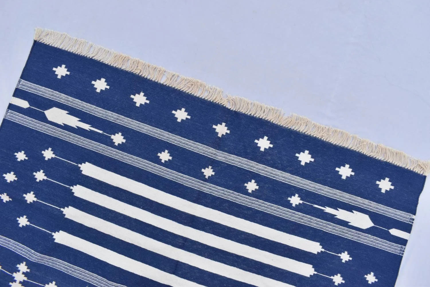 Multiple Sizes Cotton Blue And White Woven Modern Cotton Rug Dhurrie- Handmade Rug - Image 4
