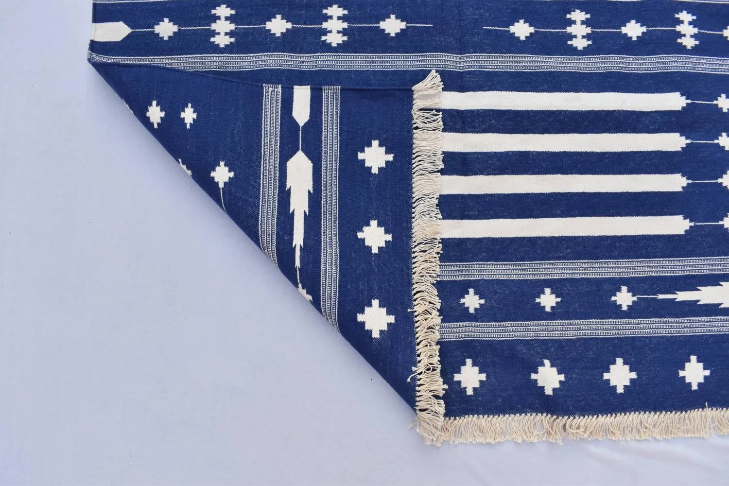 Multiple Sizes Cotton Blue And White Woven Modern Cotton Rug Dhurrie- Handmade Rug - Image 6